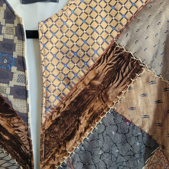 80s 90s New Orleans HandMade Quilted Patchwork Satin Silk Jacket (Size S/M) - Picture 13 of 16